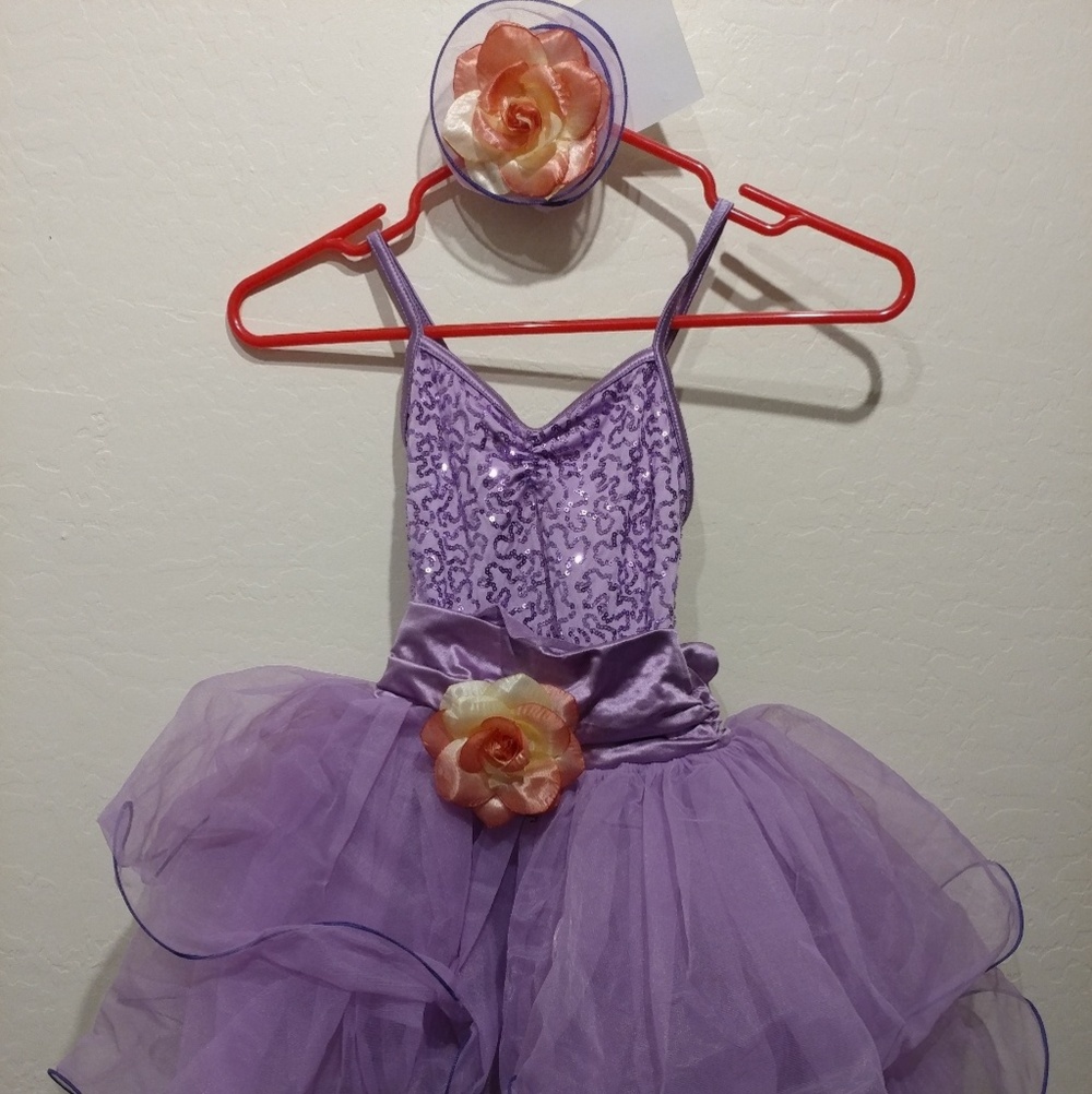 Weissman lavender costume‎